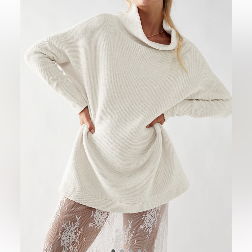 Free People Tunic Sweater Size Medium White